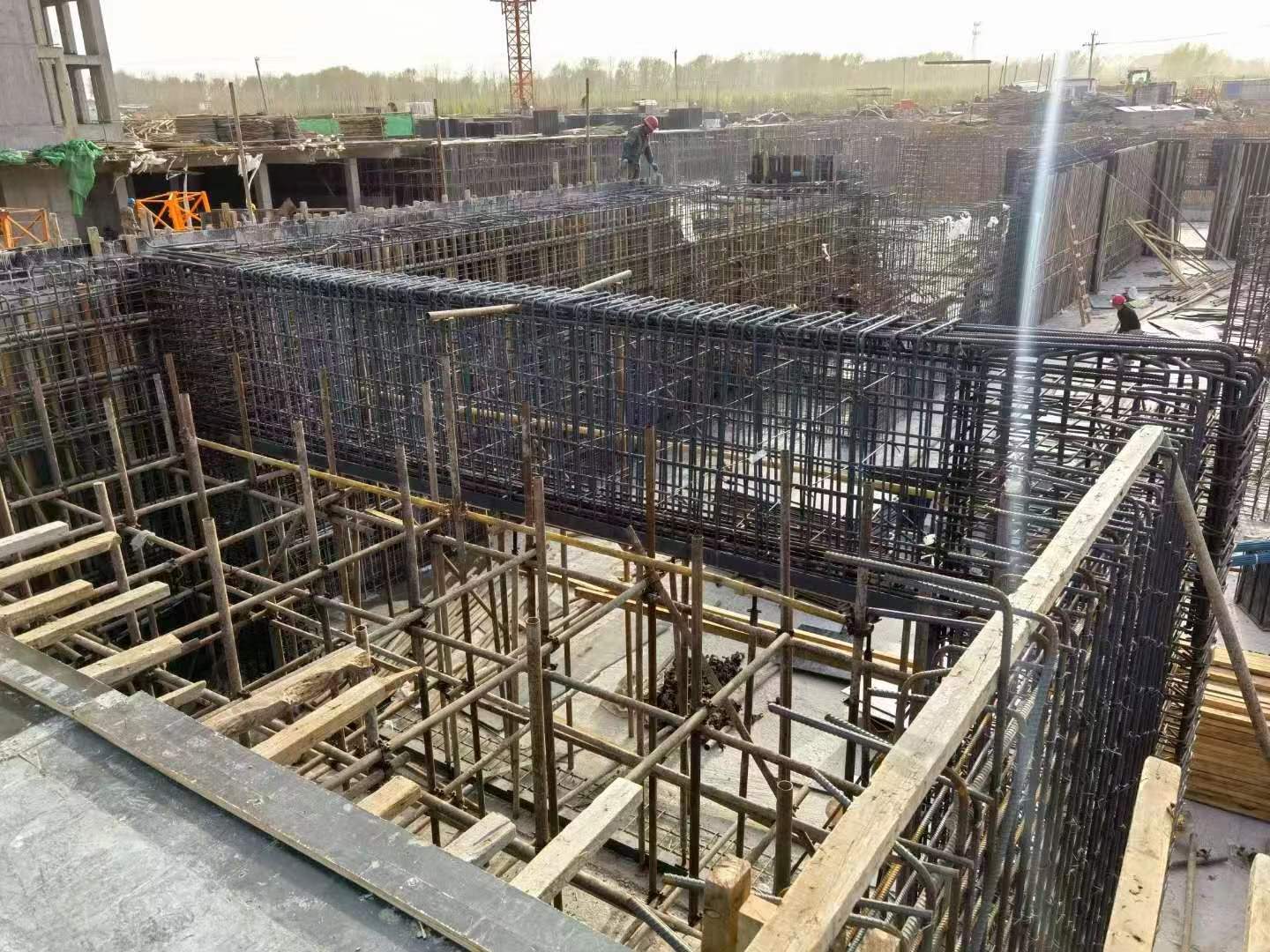 平泉建筑基础筏板施工时混凝土有哪些常见问题?